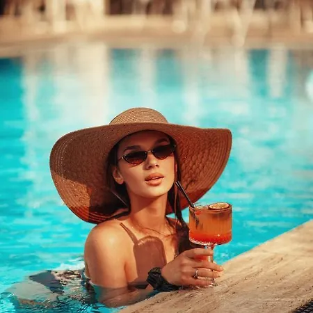 Marbella Szálloda Golem