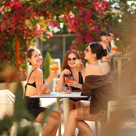 Marbella Hotel Golem (Tirana)